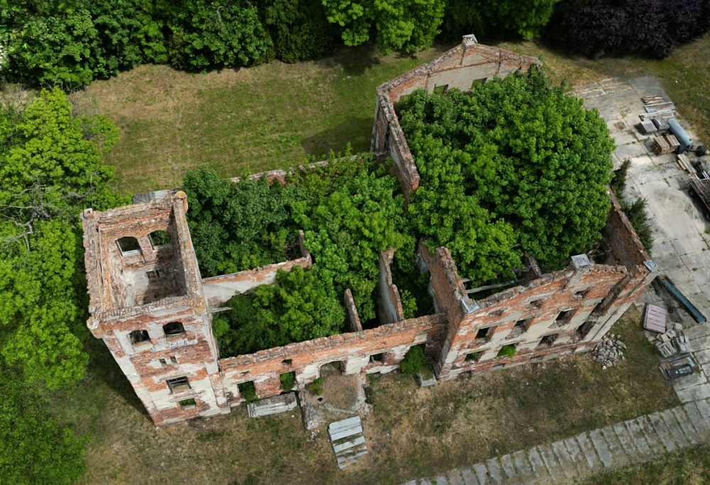 Pałac w Łanach